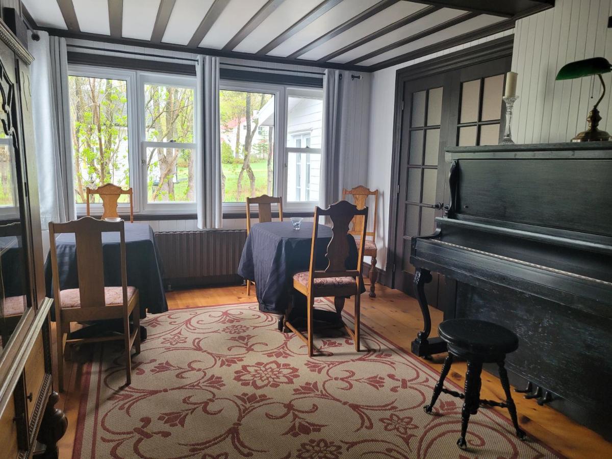 Om Villegiature Saint-Laurent-de-l'ile d'Orleans Ngoại thất bức ảnh